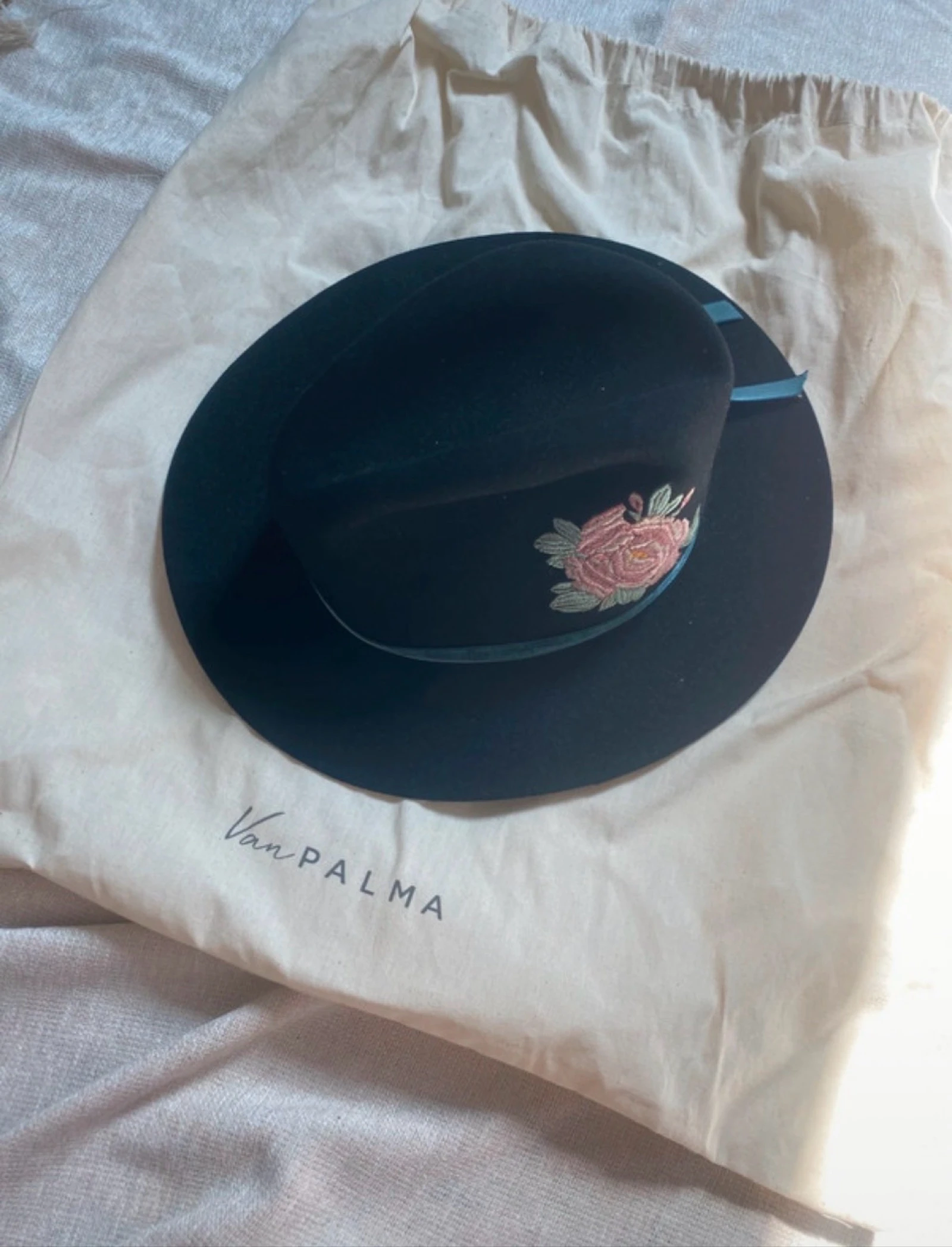 Chapeau Van Palma noir neuf broderie florale taille M 57 + sac original